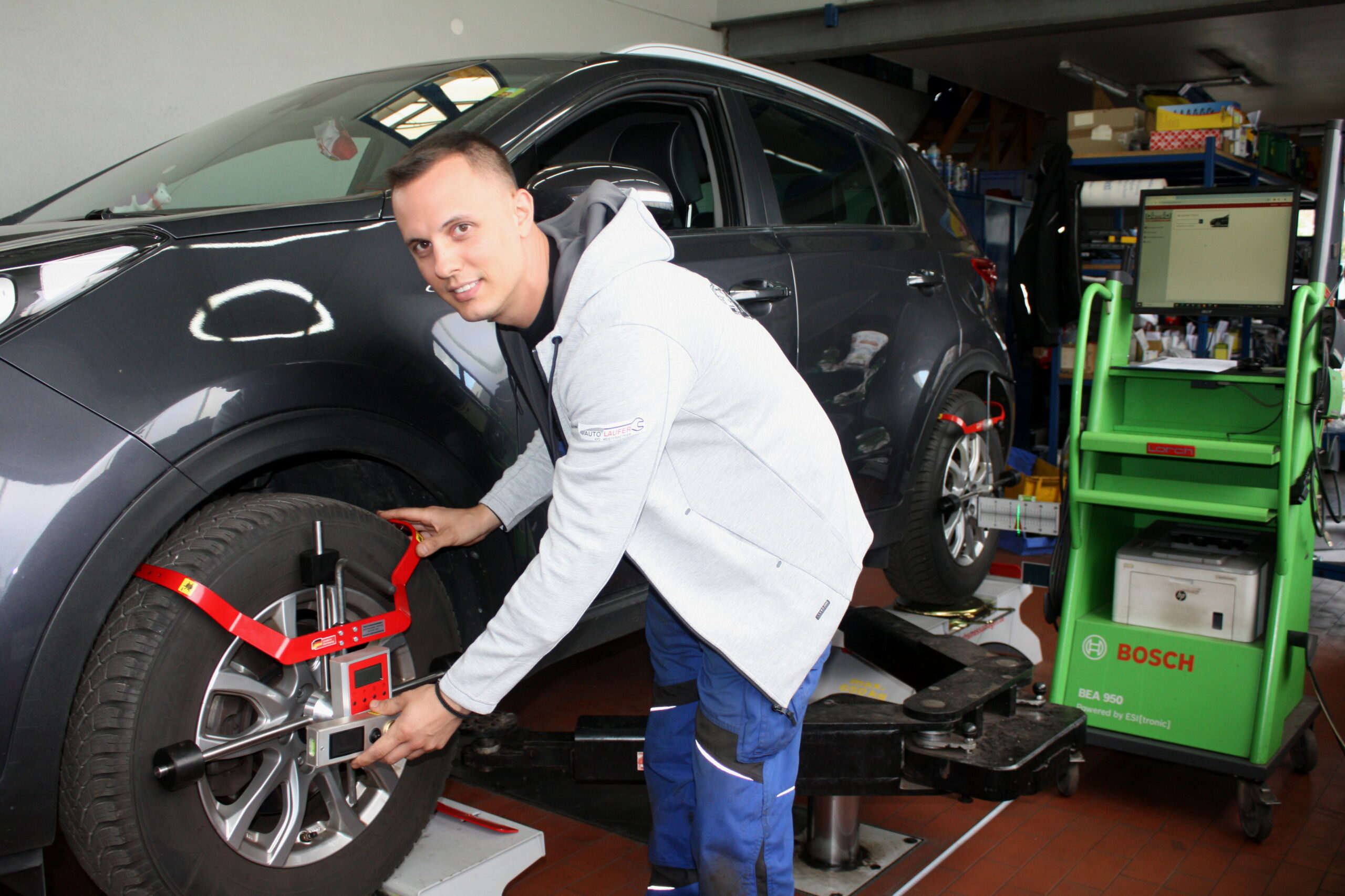 Achsvermessung bei Auto Laufer